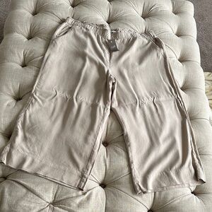 Purejill Women's Tan Capris